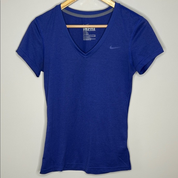 Nike Tops - NWOT Nike DriFit Top